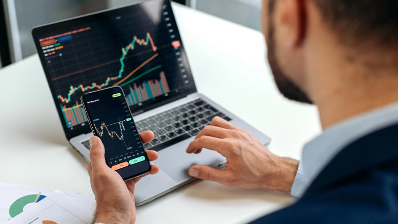 LucraLoreAi Piattaforma di Trading